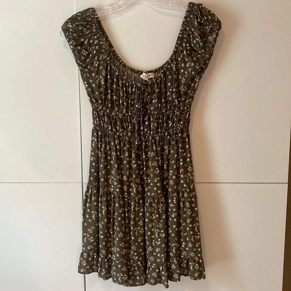 Aeropostale mini dress, size S, ruffled detail, great condition!
